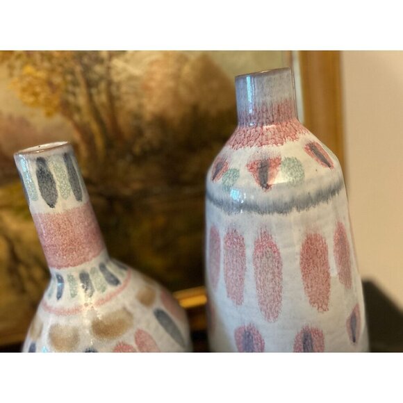Set Of 2 Ceramic Vases With Handpainted Floral & Abstract Patterns In Pastel Pin - Picture 6 of 16